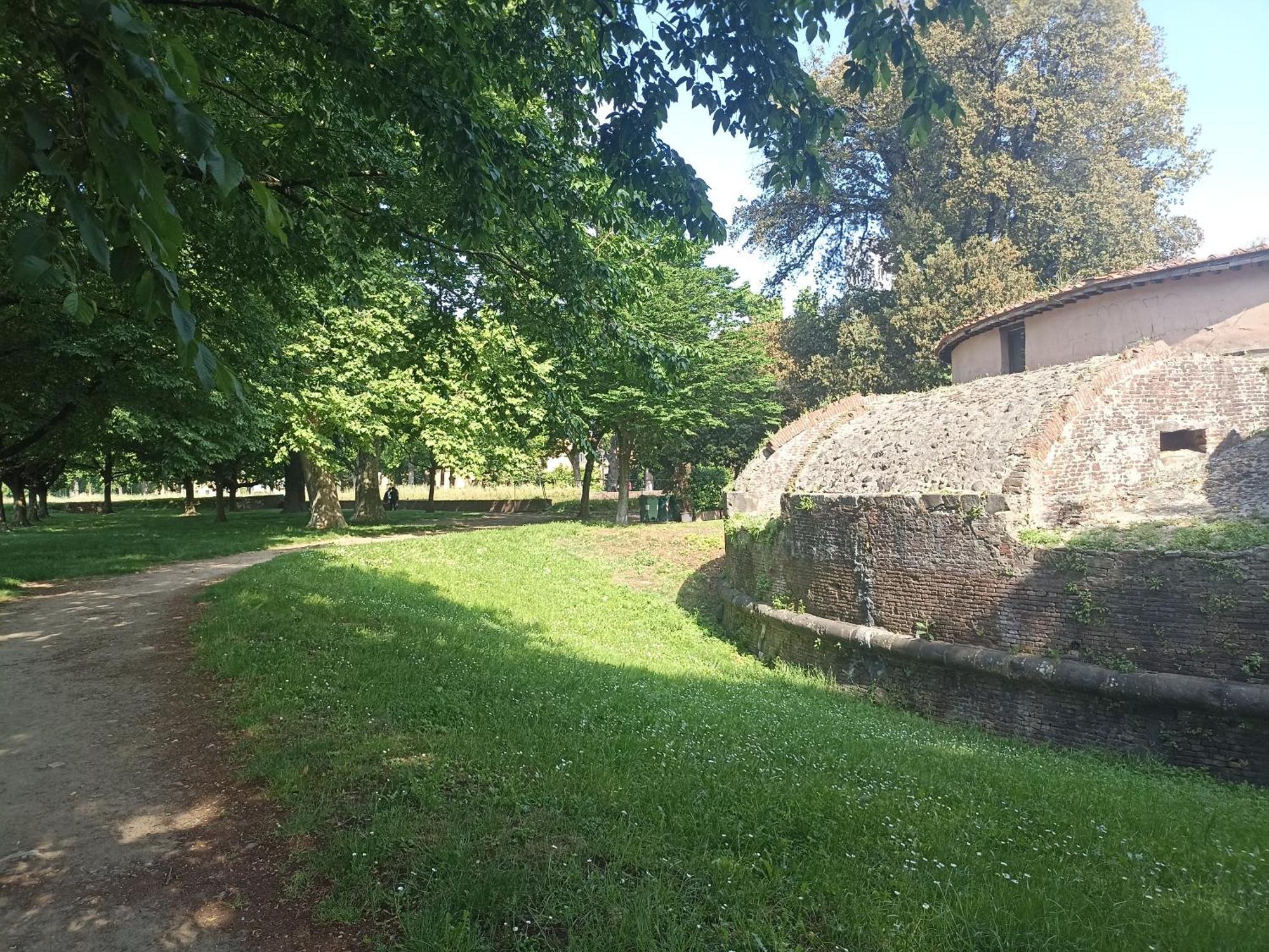 Вилла Gem In The City Center Of Lucca With Air Conditioning - Exclusive Ground Floor House Inside The Walls Close To Botanical Garden And Piazza San Martino Экстерьер фото